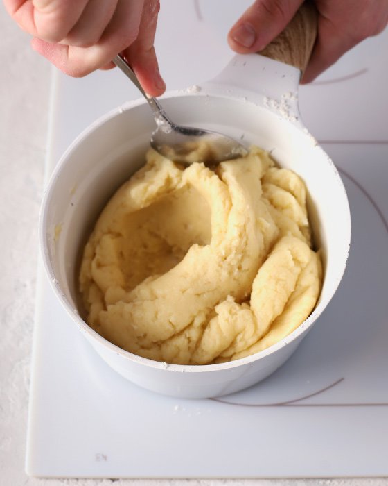 Рецепт профитроли в домашних условиях с заварным кремом пошагово как приготовить фото пошагово